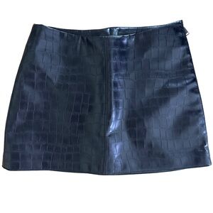 H&M Black Croc Embossed Mini Skirt Size 2